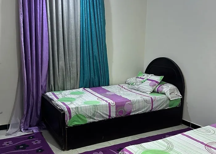 Two Air-conditioned With 4 Beds, In Al-ahyaa, 10 Minutes Away From El Gouna 洪加達